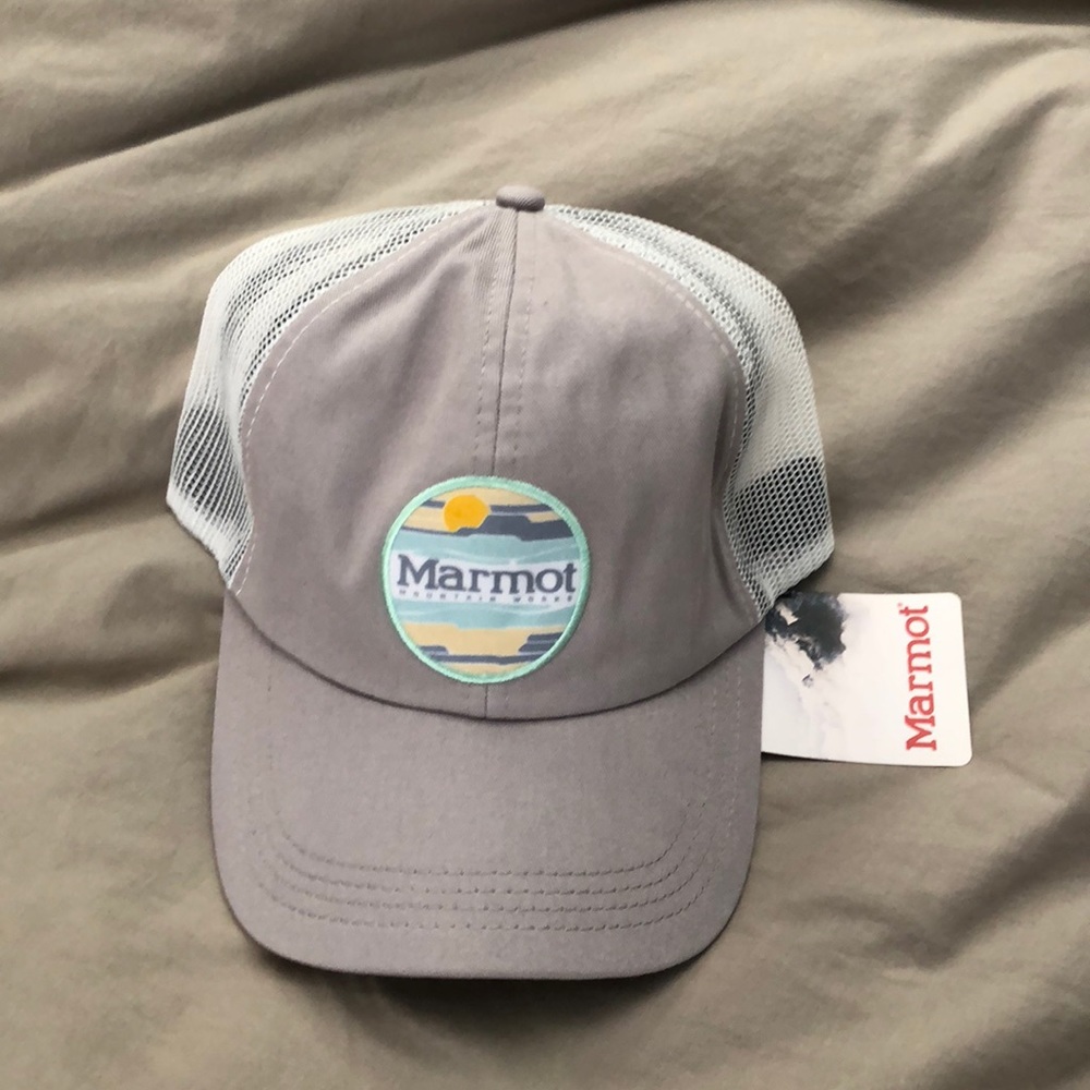 Trucker hat